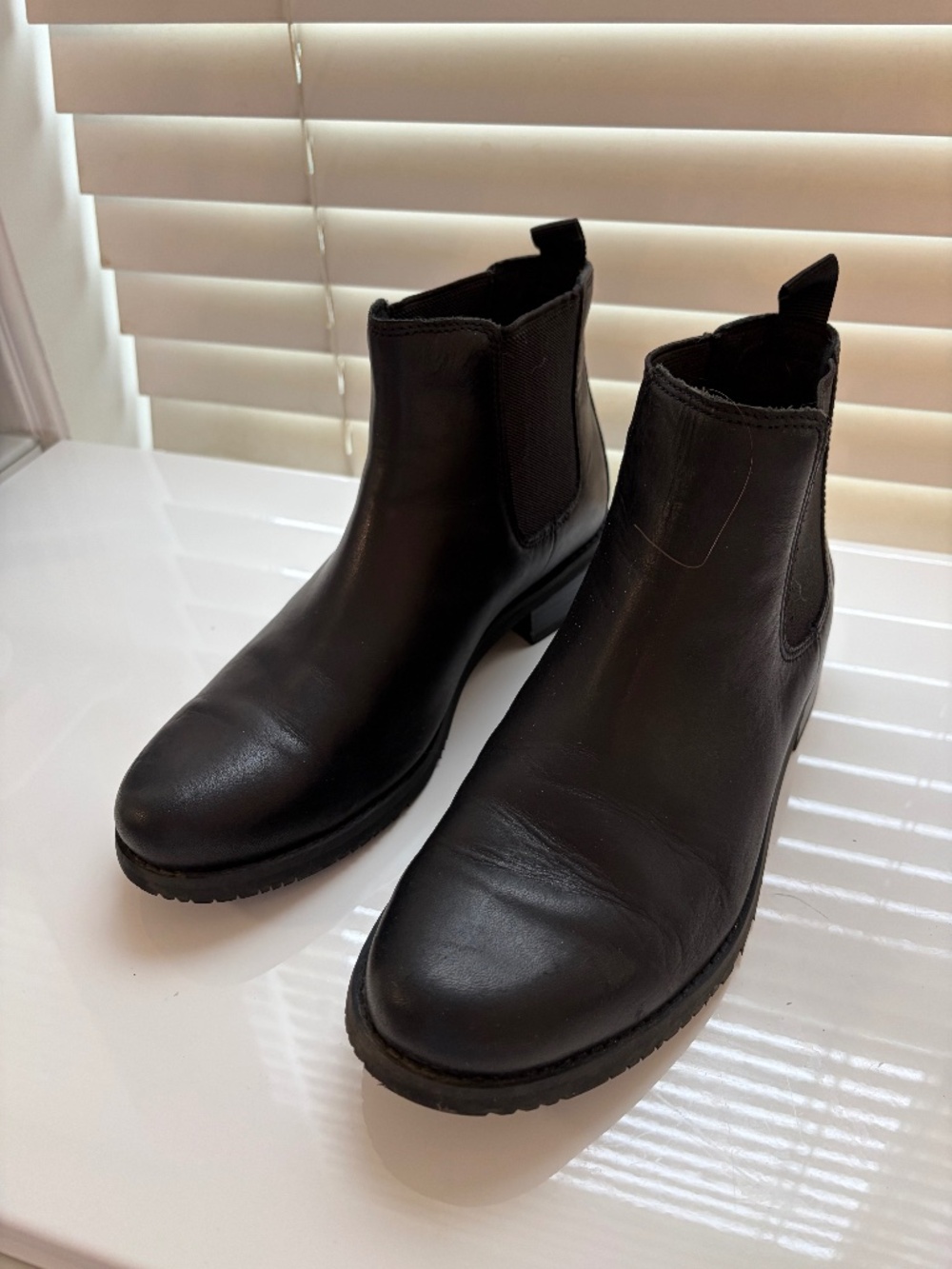 Timberland Black Leather Chelsea Boots Women’s 9